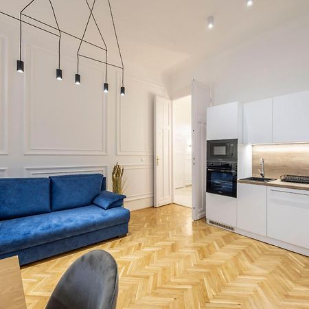 Luxurious Central 4Bedrm 3Bathrm Residence W/ Balcony 布达佩斯 外观 照片
