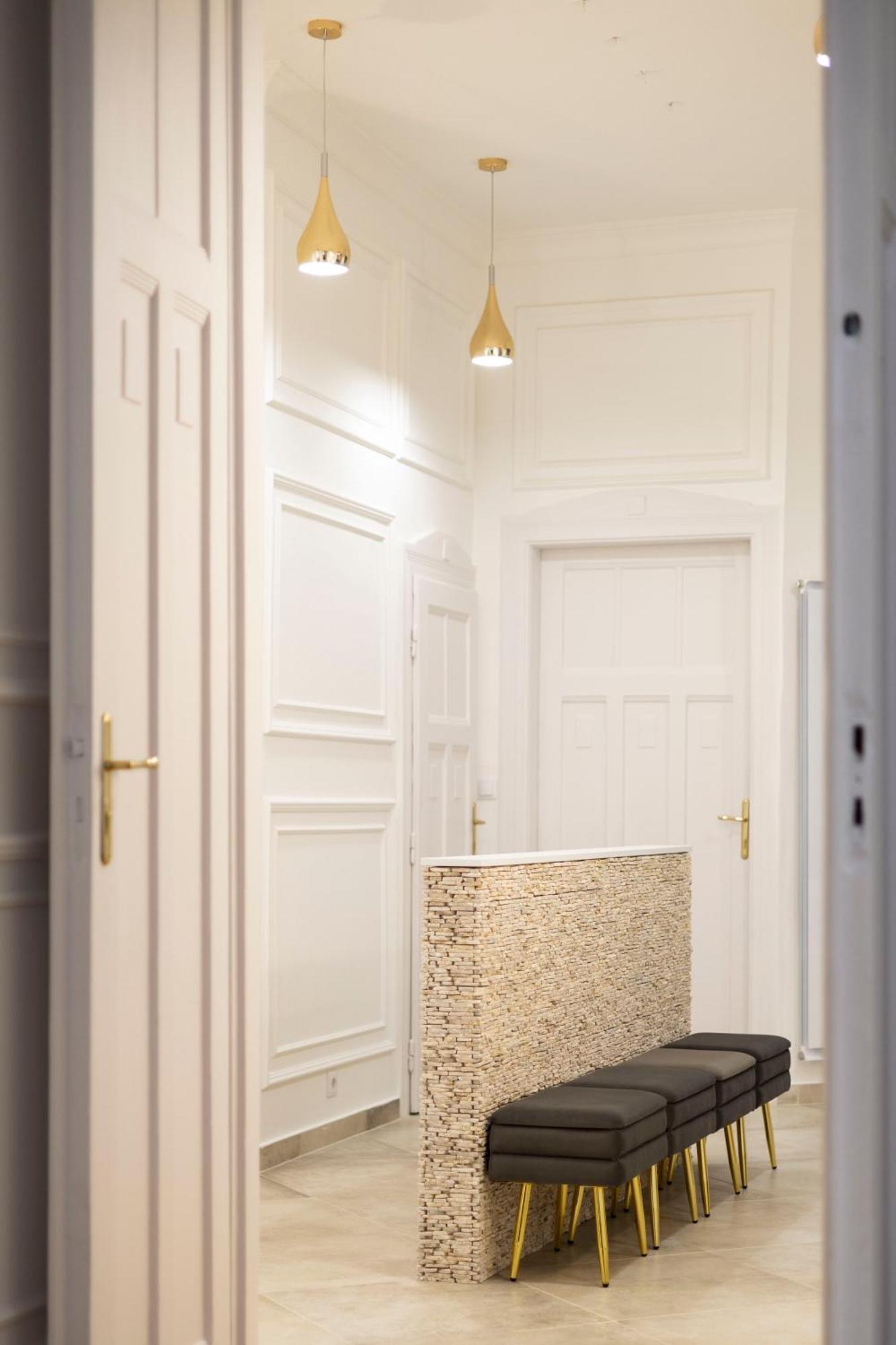Luxurious Central 4Bedrm 3Bathrm Residence W/ Balcony 布达佩斯 外观 照片