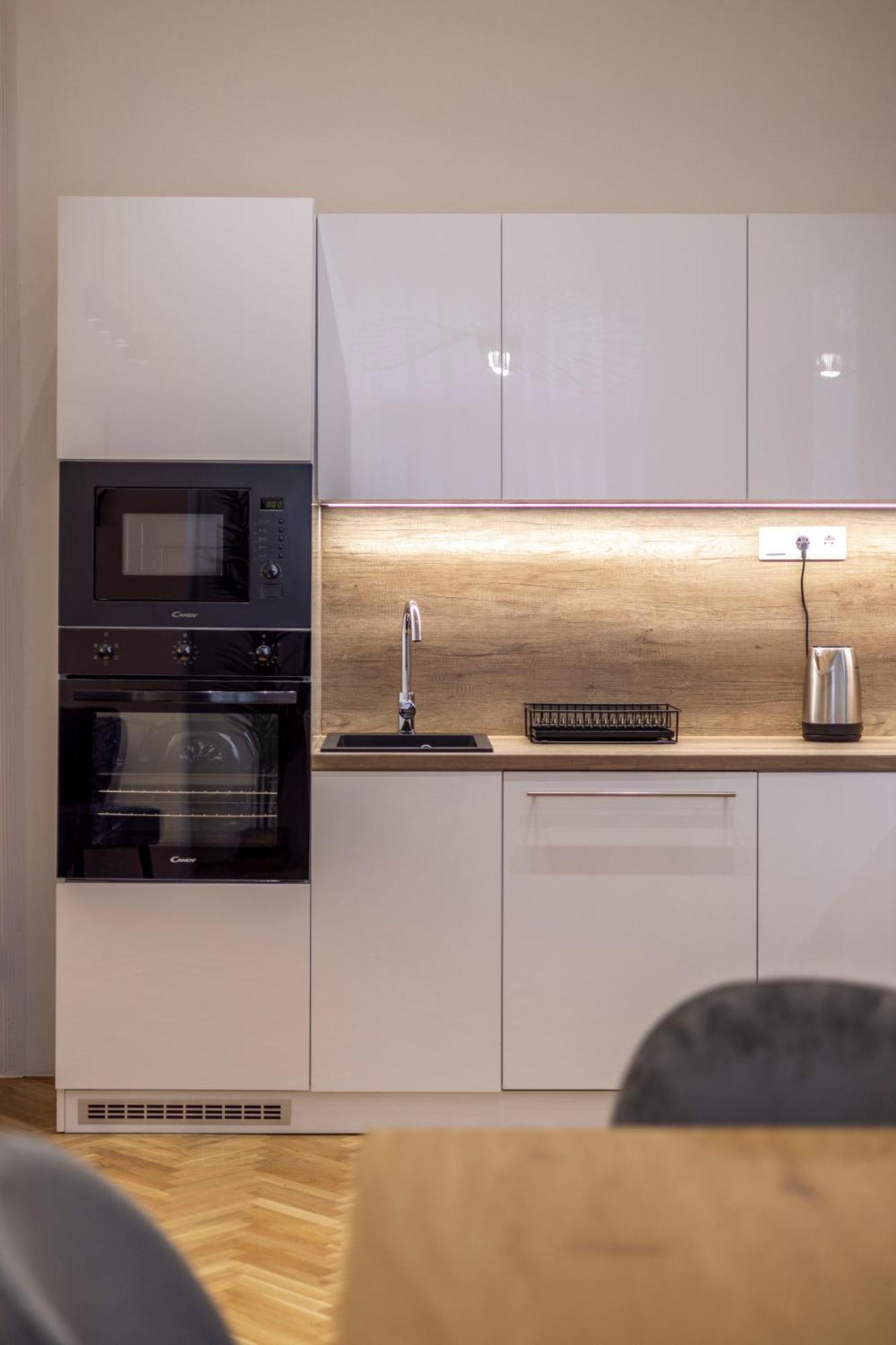 Luxurious Central 4Bedrm 3Bathrm Residence W/ Balcony 布达佩斯 外观 照片