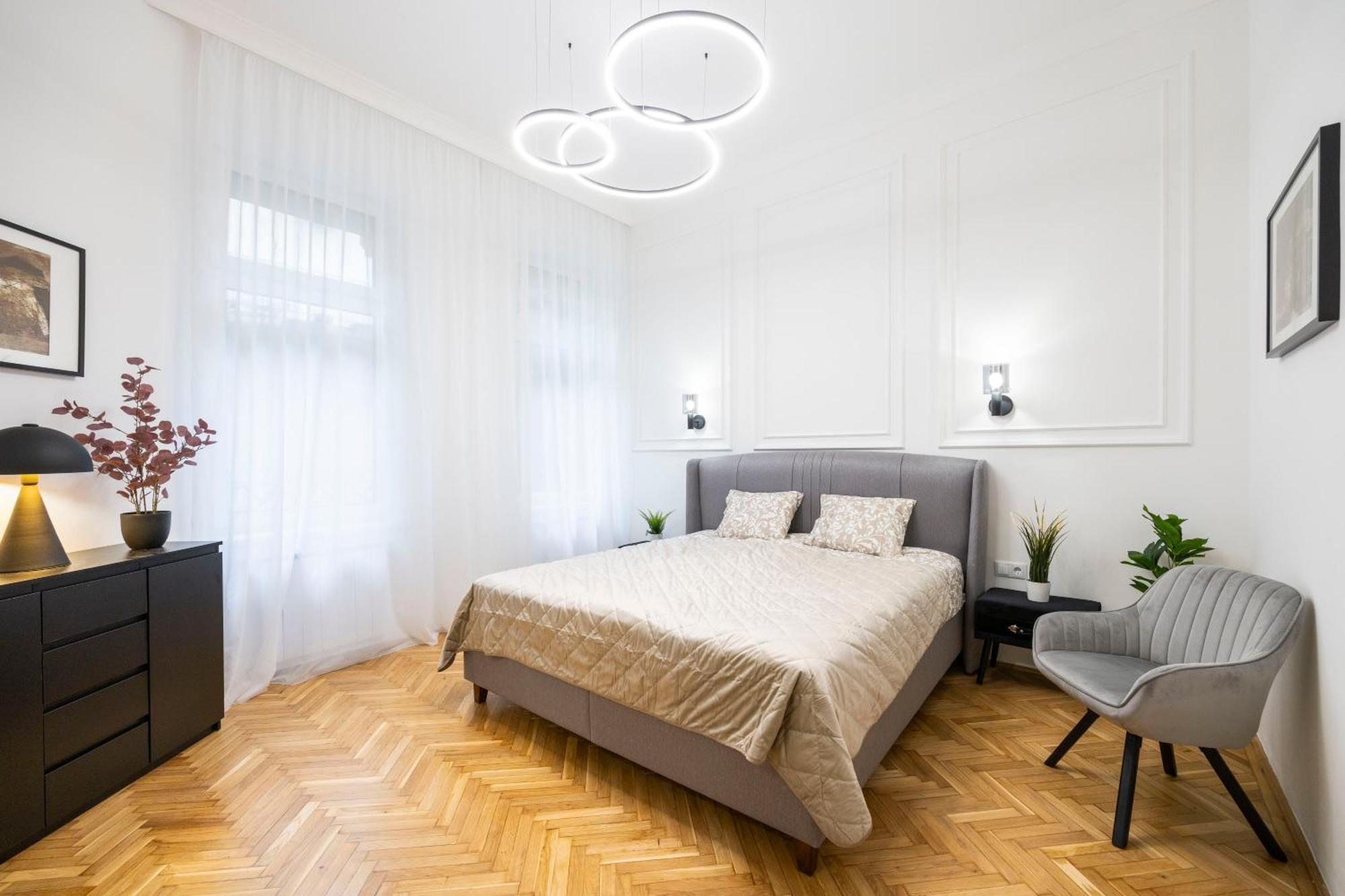 Luxurious Central 4Bedrm 3Bathrm Residence W/ Balcony 布达佩斯 外观 照片