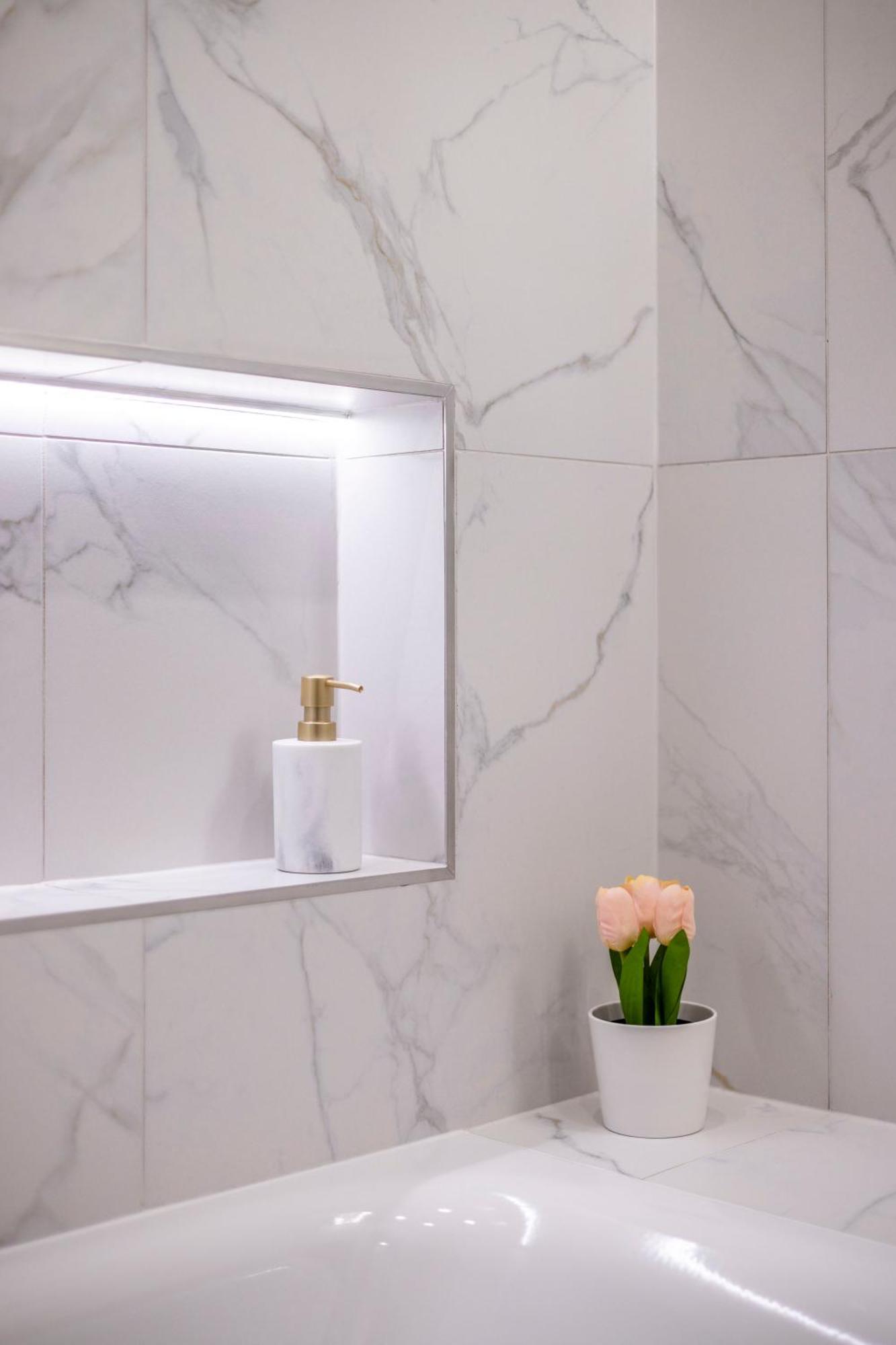 Luxurious Central 4Bedrm 3Bathrm Residence W/ Balcony 布达佩斯 外观 照片