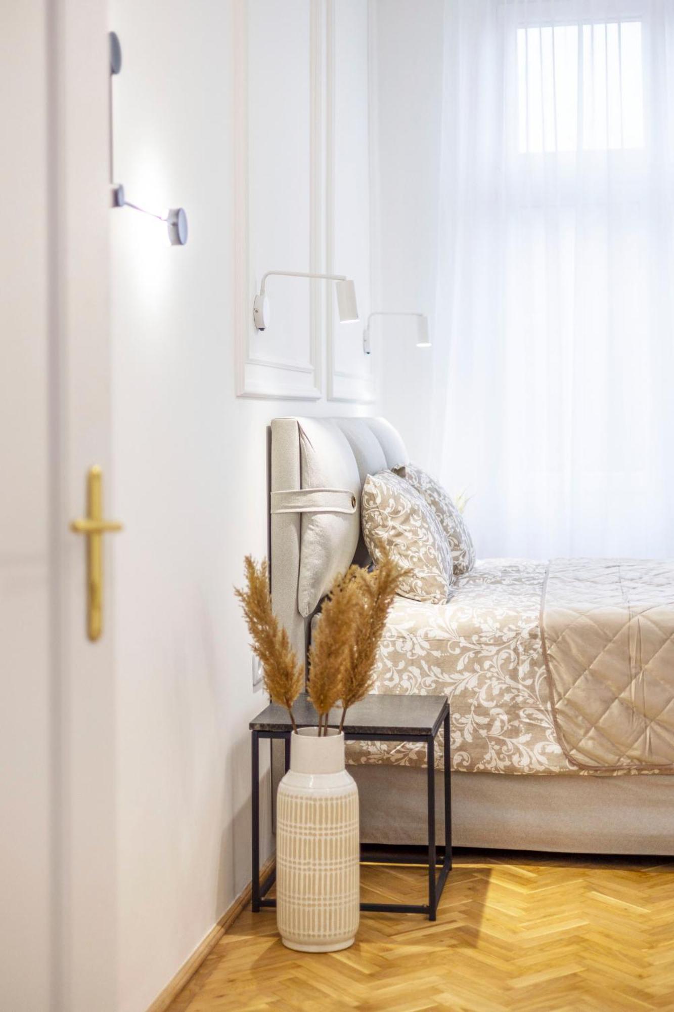 Luxurious Central 4Bedrm 3Bathrm Residence W/ Balcony 布达佩斯 外观 照片