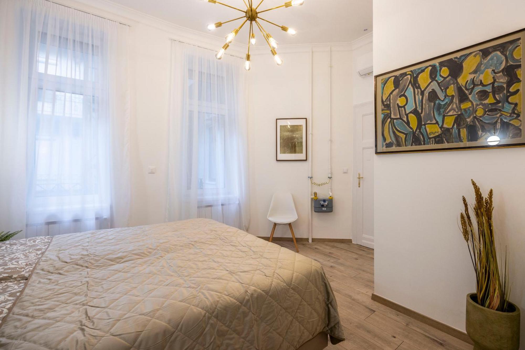 Luxurious Central 4Bedrm 3Bathrm Residence W/ Balcony 布达佩斯 外观 照片